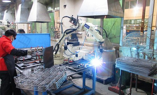 metal display stands workshop