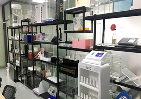 hotdashundisplay sample room